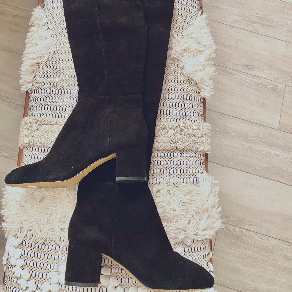 Like New Halogen Suede Knee High Boots sz 7.5